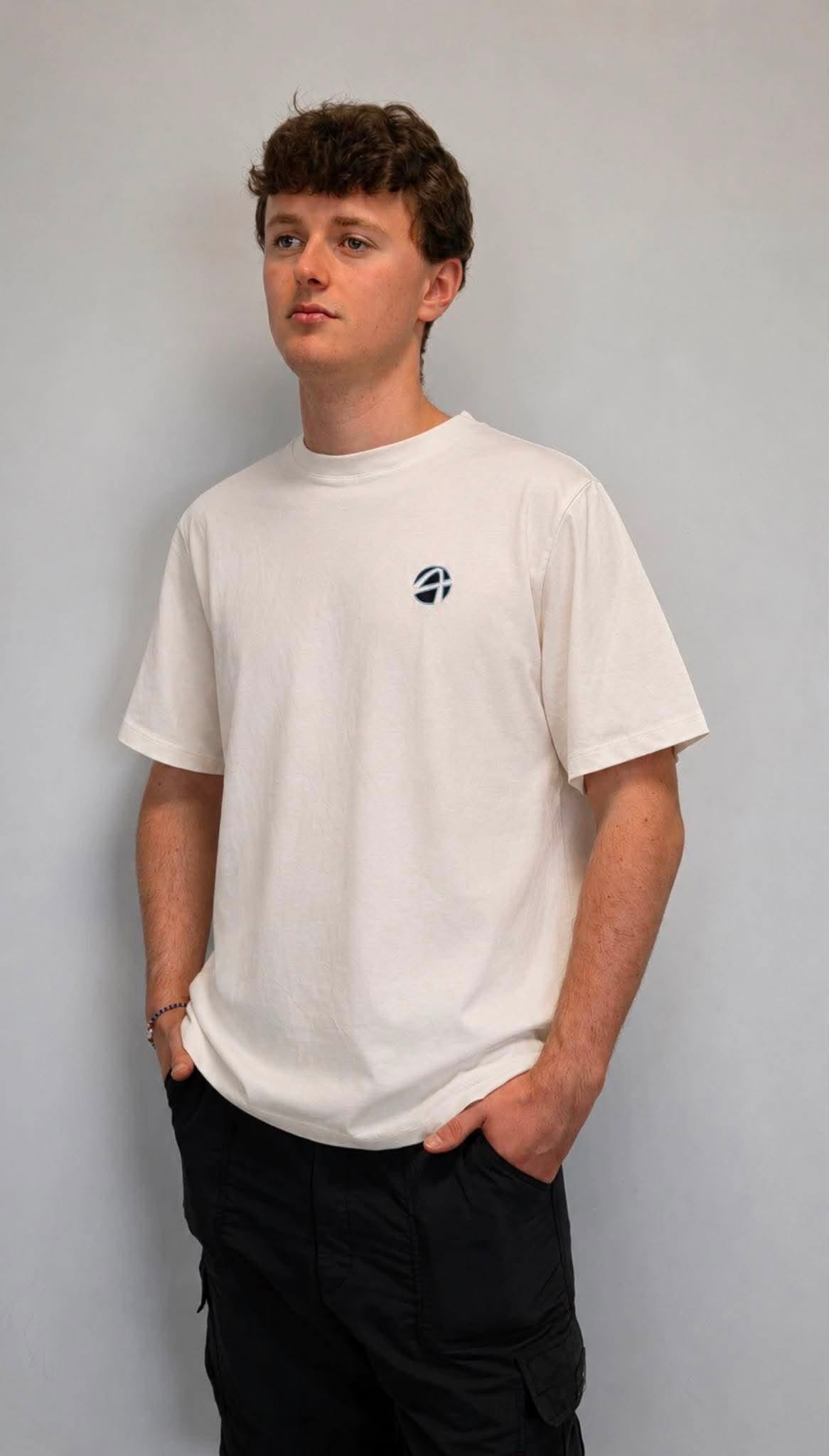 ESSENTIAL T-SHIRT
